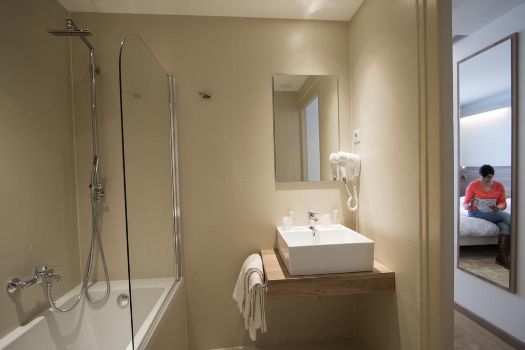 Hotel Les Voyageurs Модан Номер фото