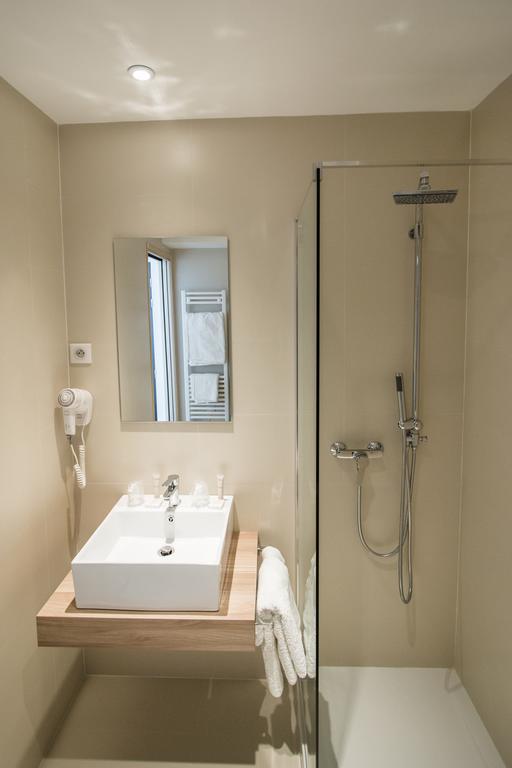 Hotel Les Voyageurs Модан Номер фото